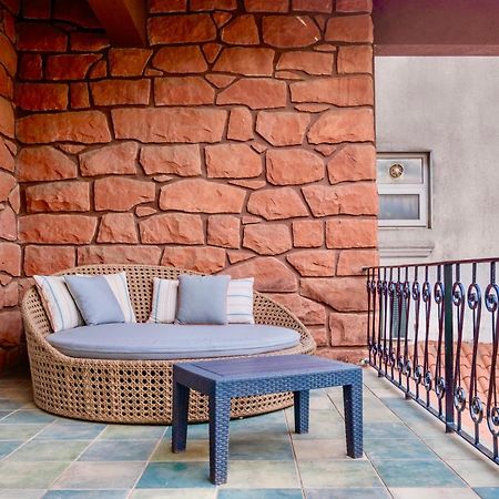 Saffronstays Boulevard Rockhouse - Pool Villa With Amazing Nature Views Лонавла Екстер'єр фото